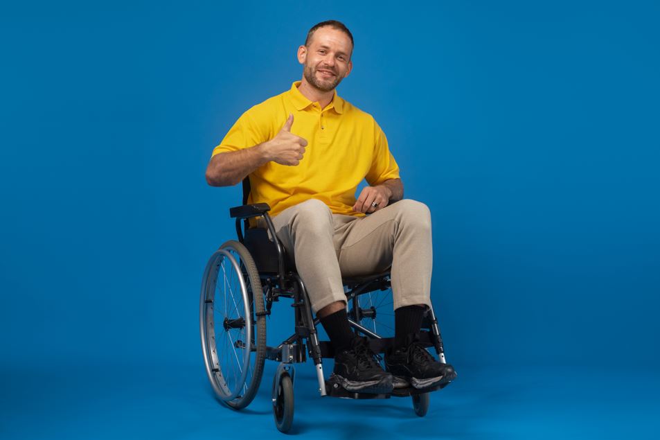 What are the special features in adaptive clothing
