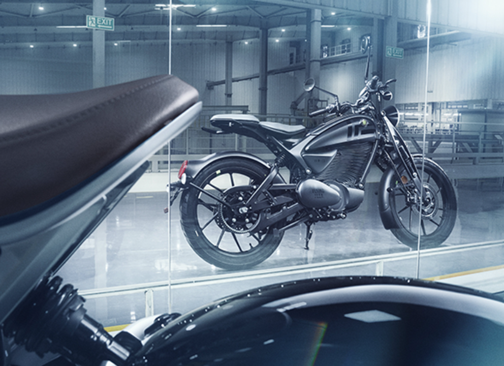 Royal Enfield Flying Flea C6 Electric Motorcycle Launched in India-Side view