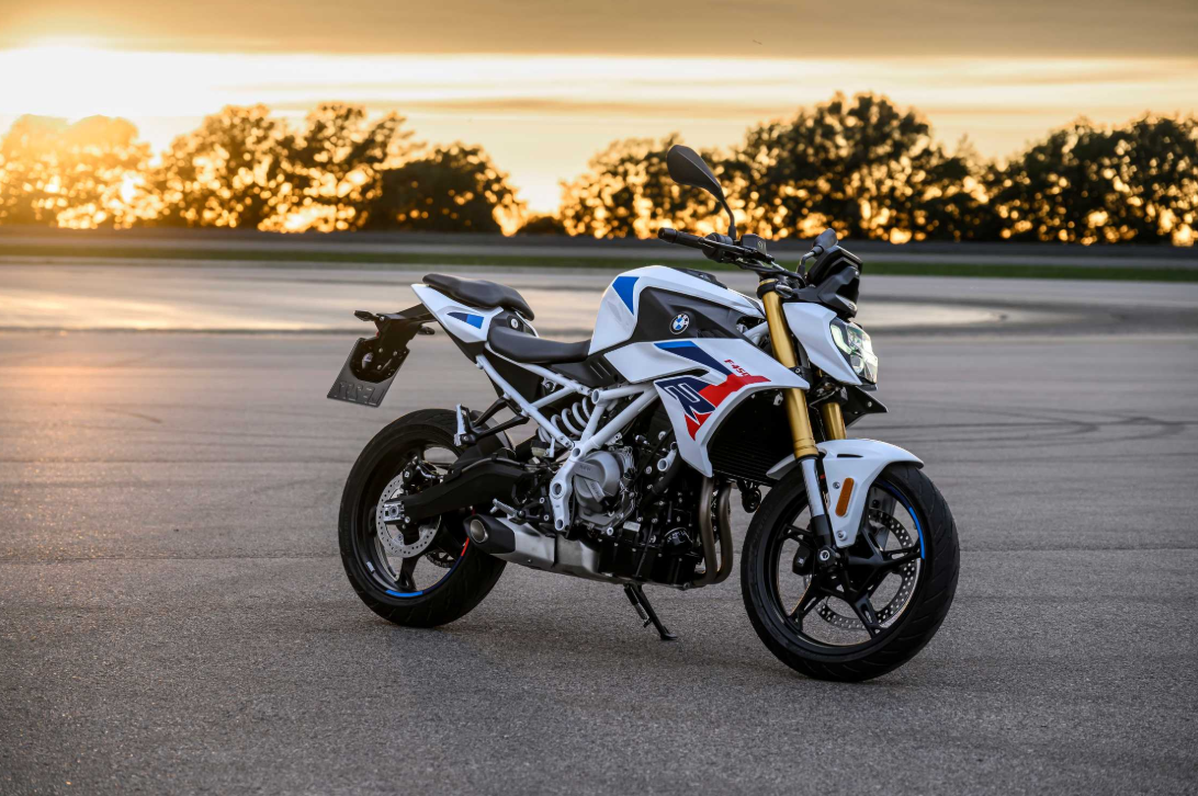 BMW F 450 RR to Make Global Debut Today – Exploring Expected Features, Engine and Design Details